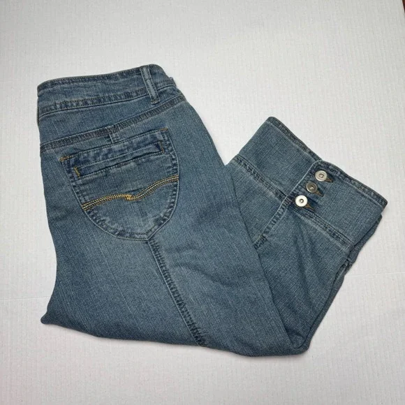 Sold - Picture 3 of 8